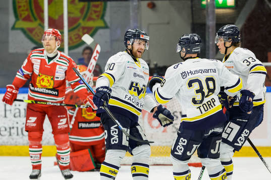 s Marcus Davidsson jublar med Nichlas Torp och Måns