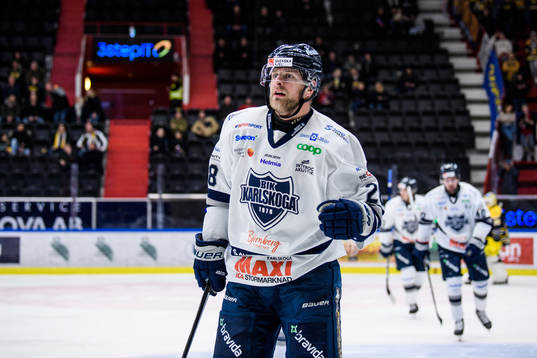 Karlskogas Sebastian Fakt jublar