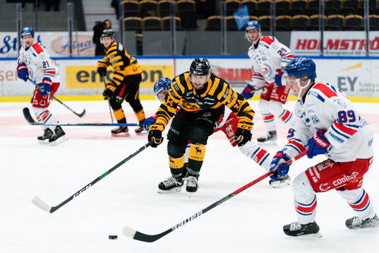 Skellefteås Tom Kühnhackl och Oskarshamns Patrik Karlkvist