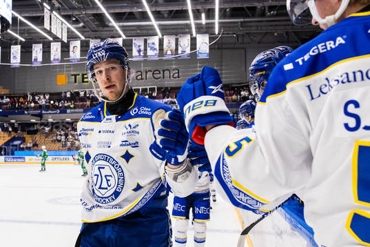 Leksands Ashton Carter jublar