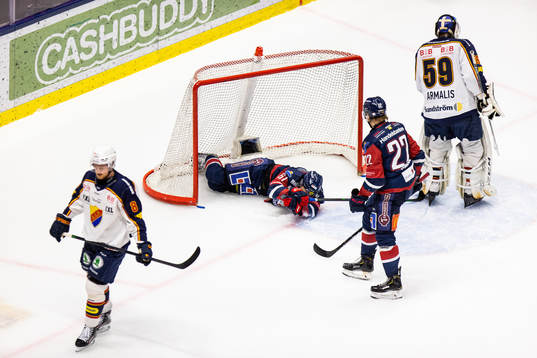 Linköpings Markus Ljungh ligger i målet