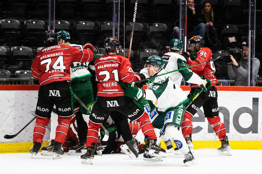 Bråk mellan Örebros Rodrigo Abols. Nick Ebert, Linus