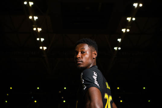 s nyförvärv Henry Atola Meja under en fotografering med AIK den 6 januari 2022 i Stockholm. 