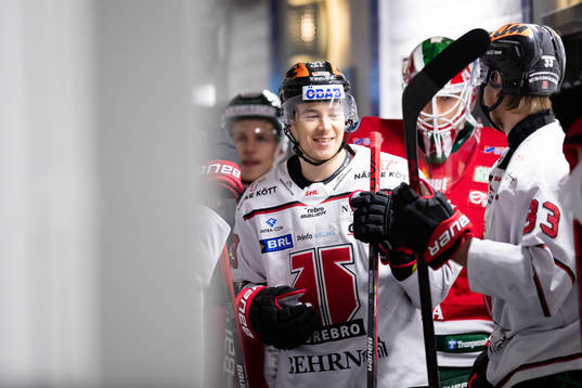 Örebros Joel Mustonen innan ishockeymatchen i SHL mellan