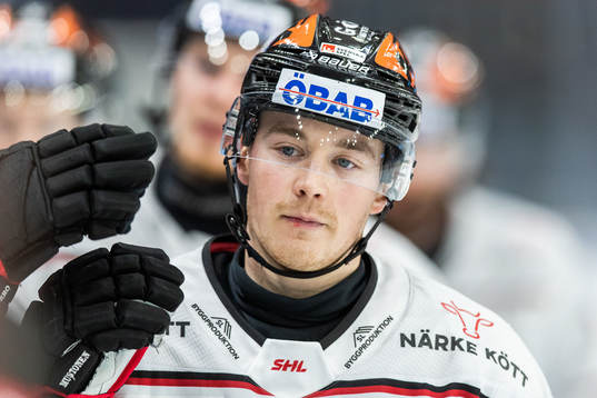 Örebros Joel Mustonen jublar