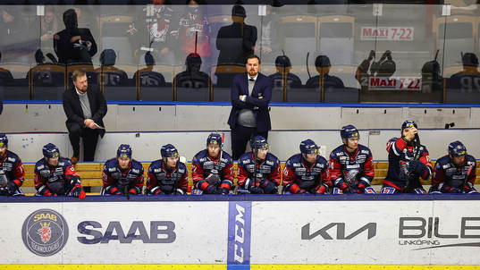 Linköpings bås med tränare Klas Östman och assisterande
