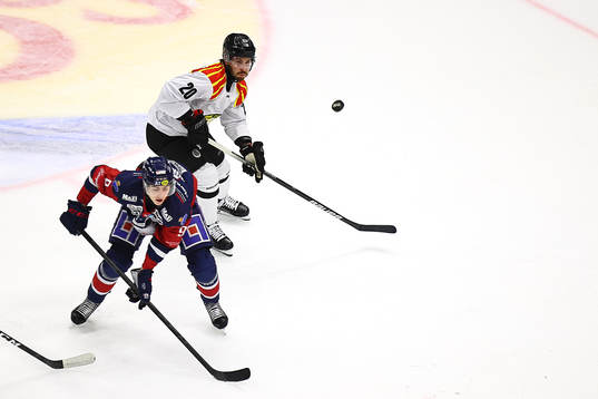 Linköpings Daniel Ljungman och Brynäs Oula Palve