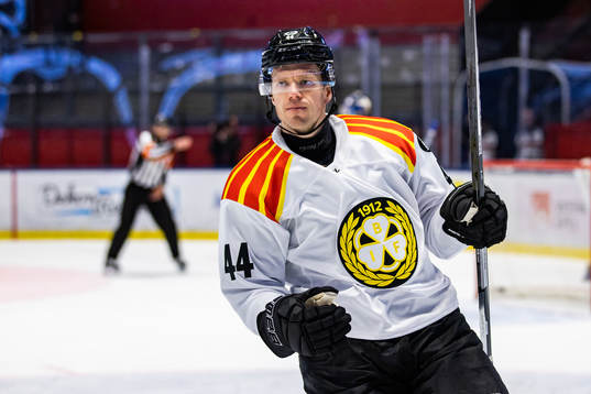 Brynäs Nicklas Danielsson jublar