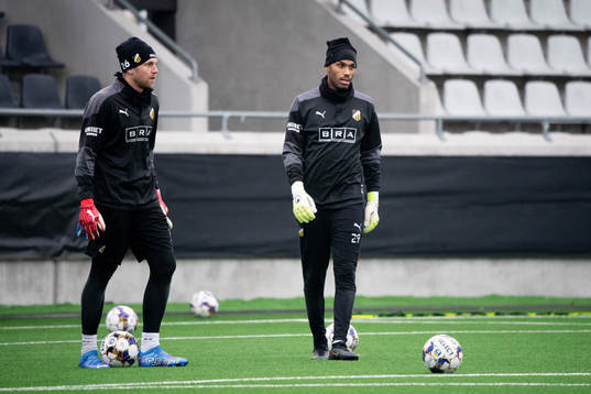 Målvakt Peter Abrahamsson och målvakt Jonathan Ursin Rasheed