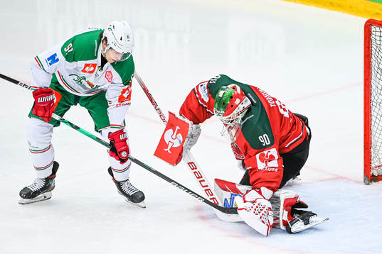 Adam Tambellini of Rögle in front of goalkeeper Matthew
