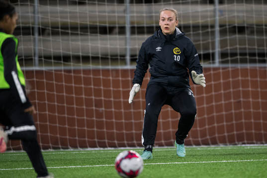 Målvakt Tuva Janveden Mobrandt