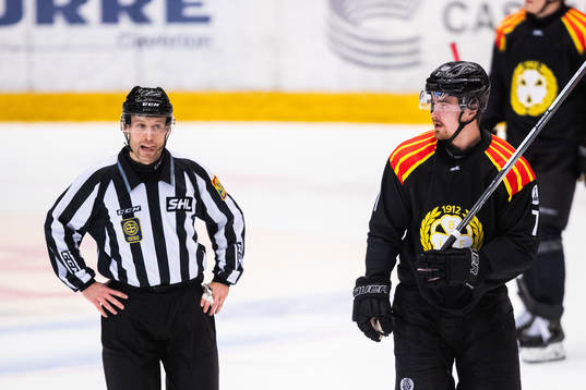 Brynäs Marcus Björk blir utvisad