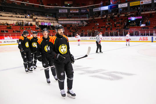 Brynäs Emil Molin jublar