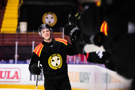 Brynäs Noel Gunler jublar