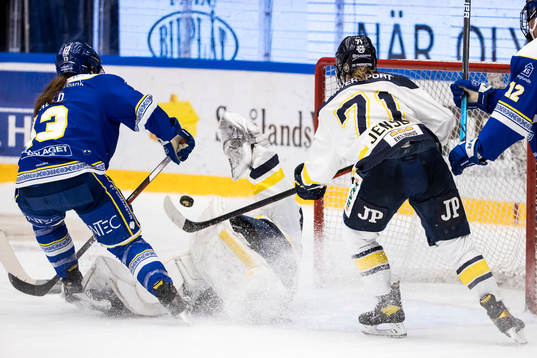 Leksands Hanna Sköld och HV71s målvakt Alba Gonzalo
