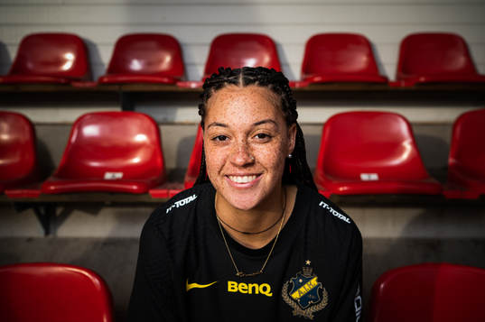 s nyförvärv Chinyelu Asher under en fotografering med AIK den 18 januari 2022 i Stockholm. 