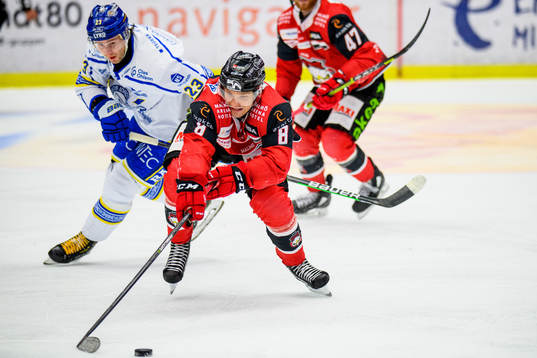 Leksands Mikael Ruohomaa och Malmö Redhawks Johan Olofsson