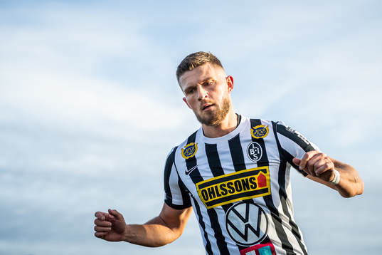 Landskronas Erik Pärsson jublar efter 1-3