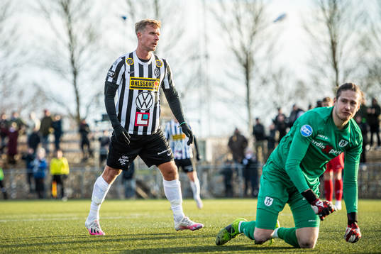 Landskronas Linus R Olsson efter han gjort 2-3 bakom Helsingörs målvakt