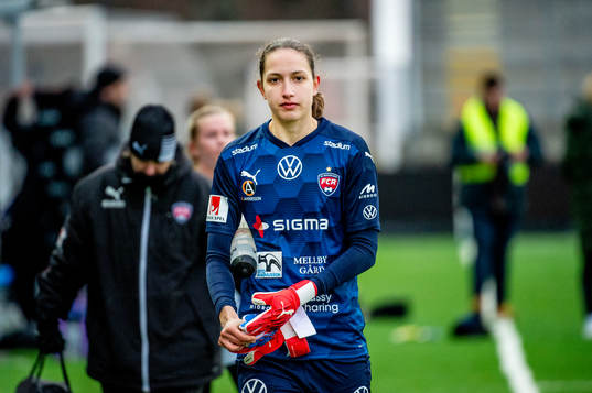 Rosengårds målvakt Somna Polozen