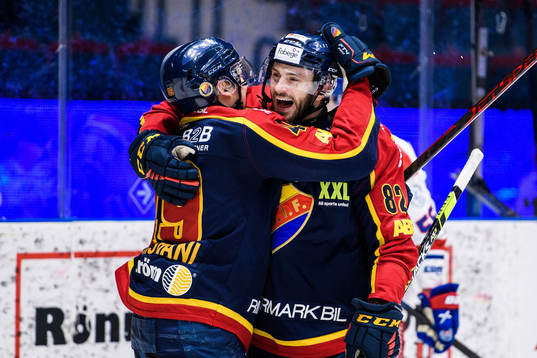 Djurgårdens Rhett Rakhshani jublar