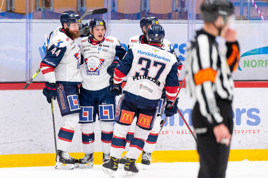 Linköpings Arvid Costmar jublar