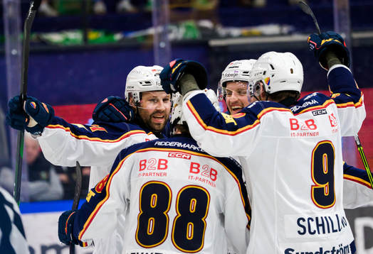 Djurgårdens Dick Axelsson jublar