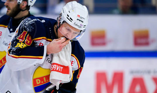 Djurgårdens Rhett Rakhshani har ont