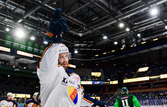 Djurgårdens Dick Axelsson jublar