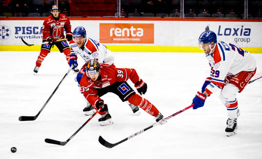 Örebros Joel Mustonen och Oskarshamns Kim Rosdahl