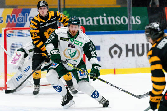 Färjestads Pontus Widerström täcker skott