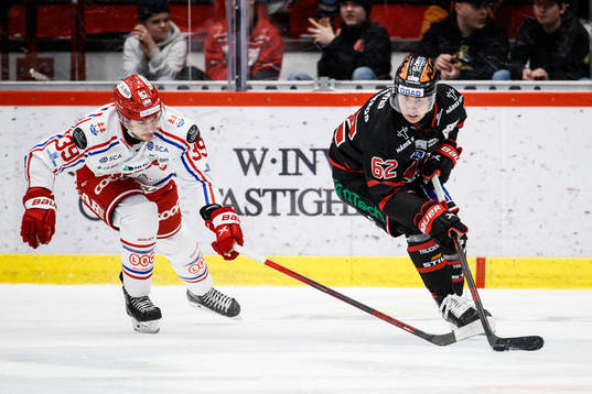 Timrås Ty Rattie och Örebros Robert Leino