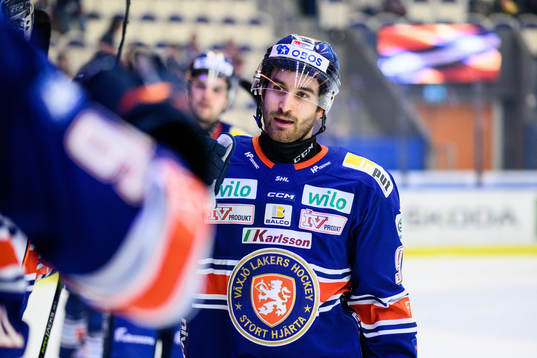 Växjös Andrew Calof jublar