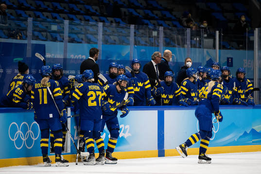 Players of Sweden looks dejected