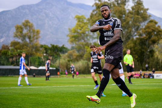 Christian Kouakou of Sirius celebrates after scoring 1-1