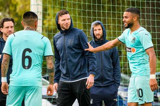 Marcus Berg of IFK Göteborg and Wanderson Maciel of Krasnodar