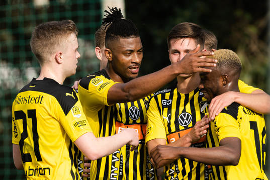Franklin Tebo Uchenna of Häcken celebrates with Leo Bengtsson after the 1-0 goal