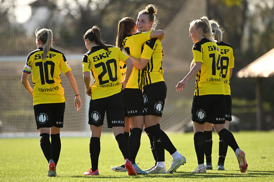 Dilja Yr Zomers of Häcken celebrates after scorign 1-0