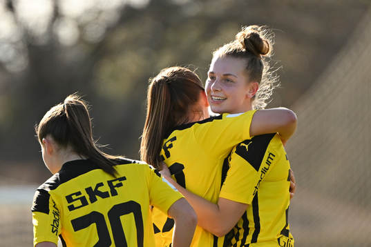 Dilja Yr Zomers of Häcken celebrates after scorign 1-0