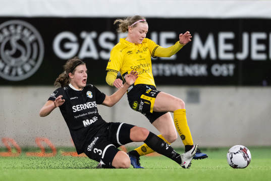 Alingsås Tove Lorén och Elfsborgs Leann Nyström