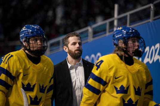 head coach Ulf Lundberg of Sweden in the women's ice hockey