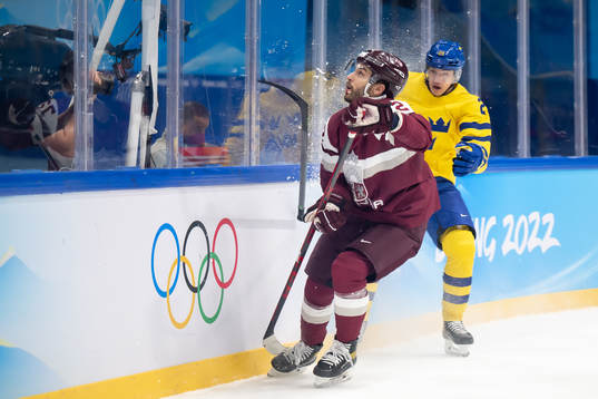 Janis Jaks of Latvia and Pontus Holmberg of Sweden in an