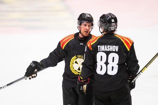 Brynäs Chay Genoway och Dmytro Timashov