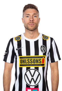 Landskronas Nikola Ladan poserar för ett porträtt den 15 februari 2022 i Landskrona.