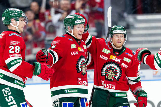 Frölundas Andreas Borgman jublar med Johan Sundström och