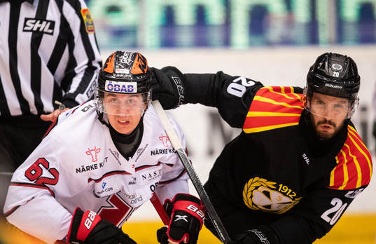 Örebros Robert Leino och Brynäs Oula Palve