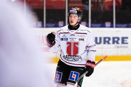 Örebros Linus Öberg jublar