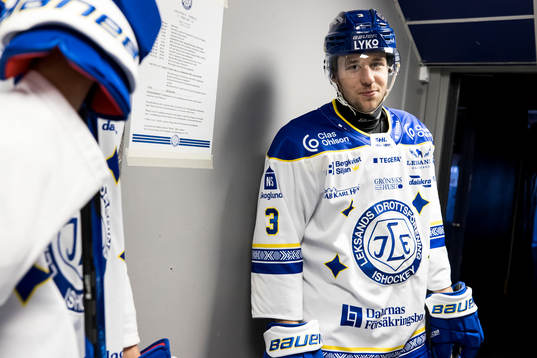 Leksands August Berg innan ishockeymatchen i SHL mellan