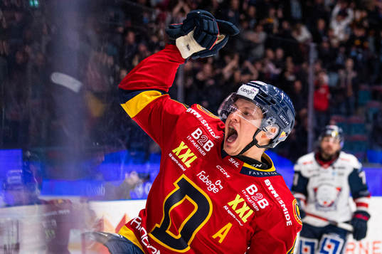 Djurgårdens Rhett Rakhshani jublar