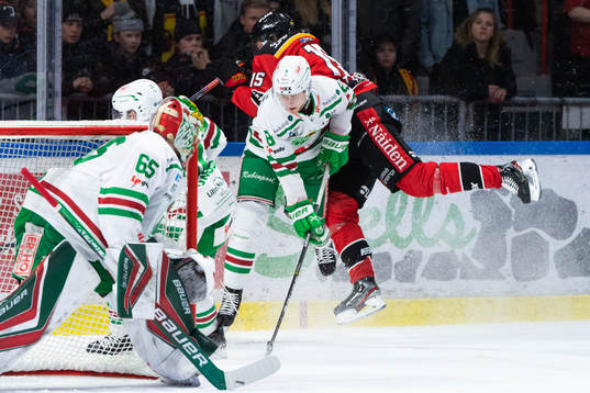 Rögles Samuel Johannesson och Luleås Carl Mattsson